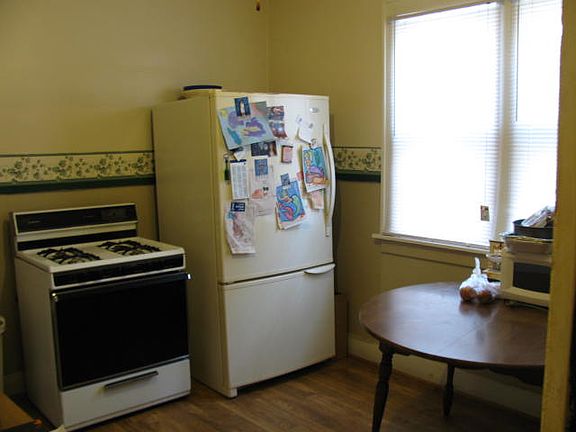 3rd image of 1658 Howard Ave