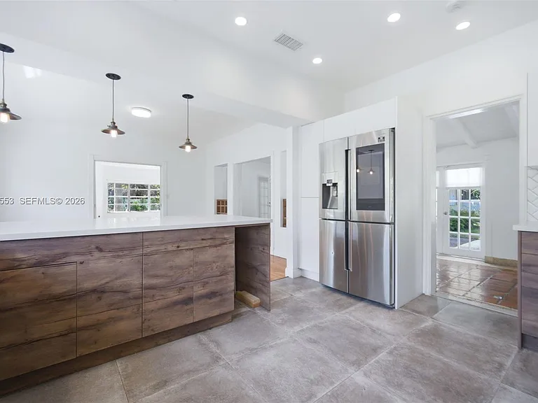 2300 S Miami Ave — Photo 11