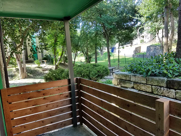 Verde Apartments — Photo 16