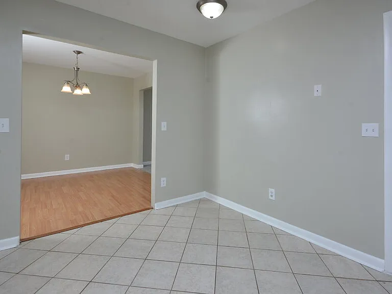 119 Monterey Ln — Photo 15