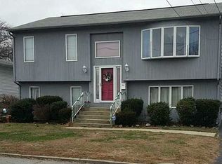 25 Doane St, Cranston, RI 02910