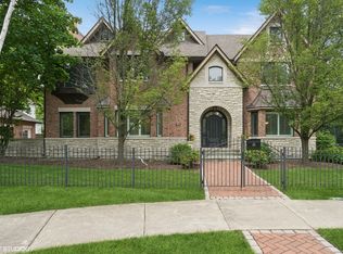 547 Hawthorn Ln, Winnetka, IL 60093