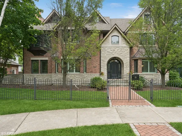 547 Hawthorn Ln, Winnetka, IL 60093
