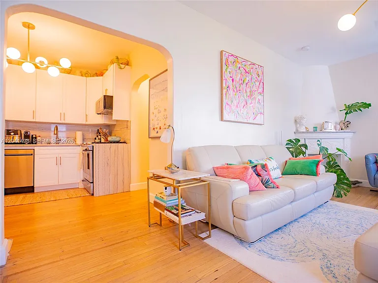 1559 Meridian Ave #208 — Photo 7