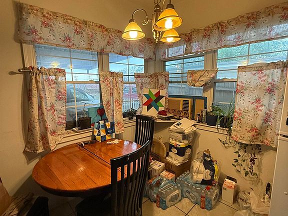 2nd image of 513 Cherry Ln