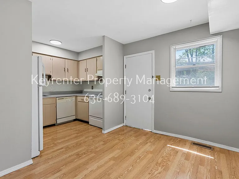 3313 Droste Rd — Photo 6
