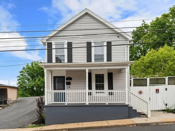 111 W Hampton St, Staunton, VA 24401