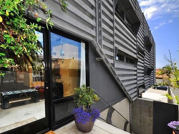 3rd image of 806 N Juanita Ave #B