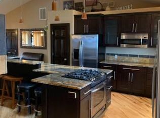 975 Shoreacres Dr, Fairmont, MN 56031