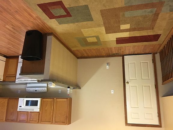 5th image of 415 Laurel Ave