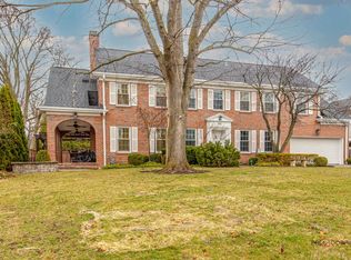 982 Elm Ridge Dr, Glencoe, IL 60022