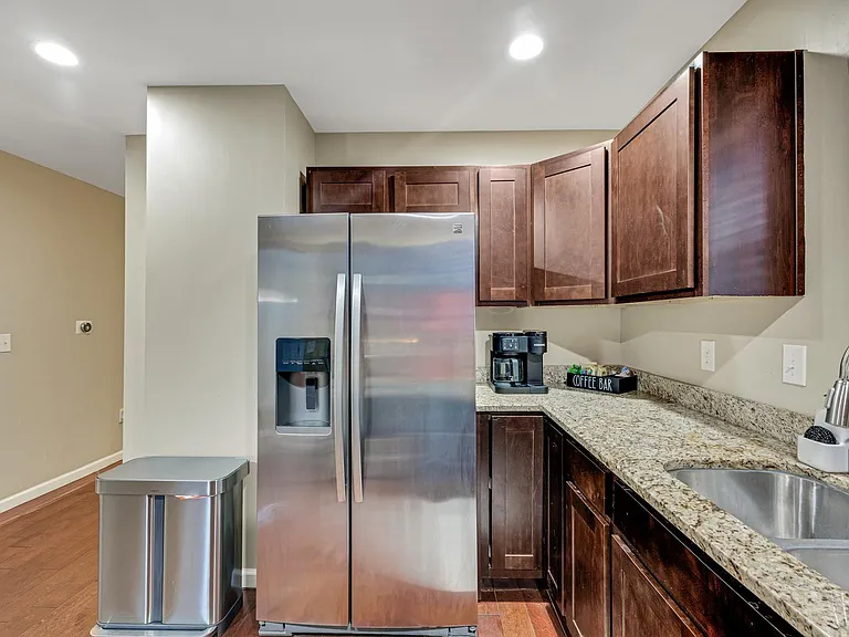 1206 Lexington Ave — Photo 13