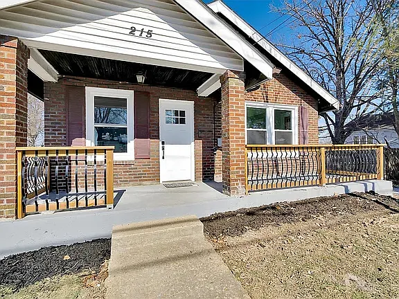 215 Monica Dr — Photo 9