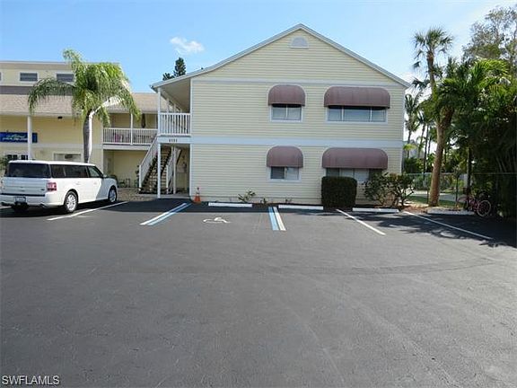 3rd image of 6151 Estero Blvd APT 9