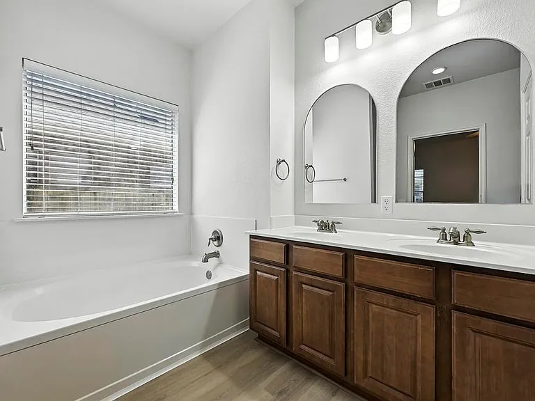 11116 Liberty Farms Dr — Photo 17