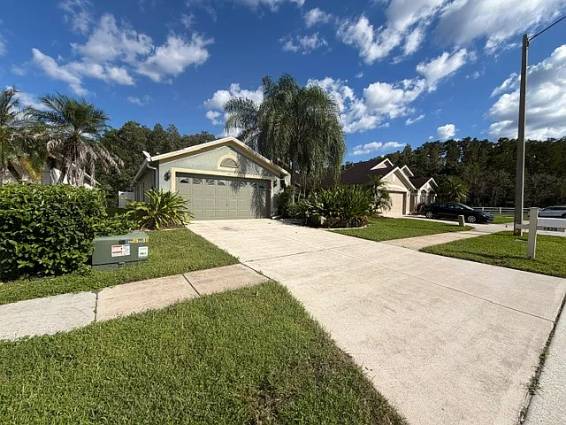 Beautiful 3/2/2 in Wrencrest! — Photo 3