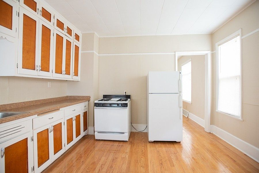 1st image of 2429 N Farwell Ave #0