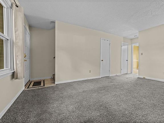 5th image of 811 Scott Ave