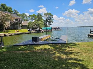 2910 Chaucer Dr, Montgomery, TX 77356