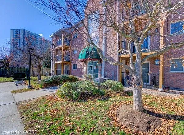 3085 Kingsway Dr #27 photo 1