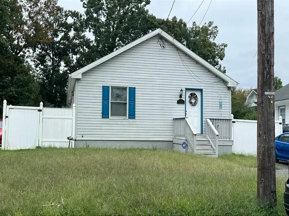 1023 Hamilton Dr, Vineland, NJ 08360