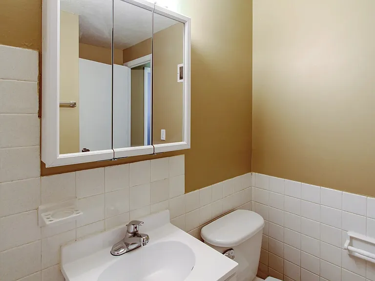Maple Highlands Apartments — Photo 9