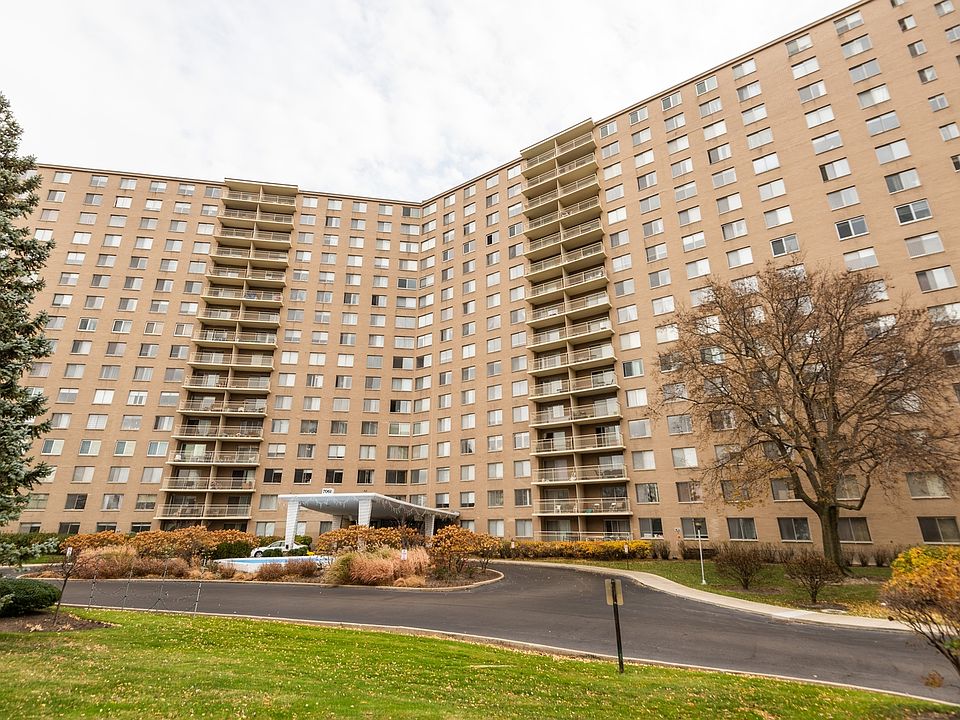 1st image of 7061 N Kedzie Ave Suite 113