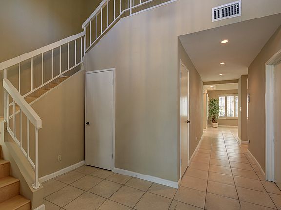 2nd image of 996 W Huntington Dr Unit B