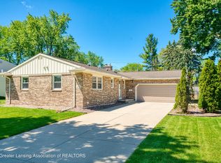 2305 Post Oak Ln, Lansing, MI