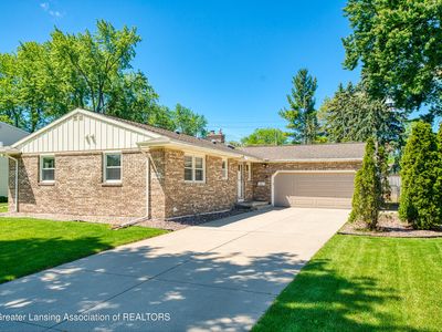 2305 Post Oak Ln, Lansing, MI, 48912
