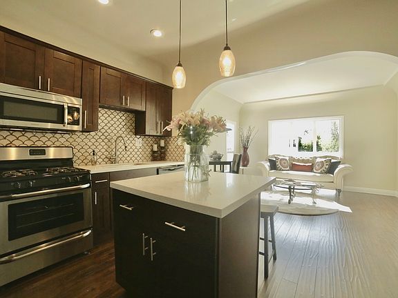 4th image of 146 N Edgemont St APT 3