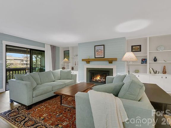 4th image of 403 Crowfields Dr