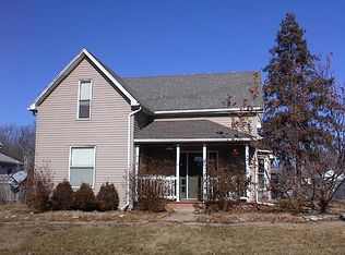 587 Davis St, Barry, IL 62312