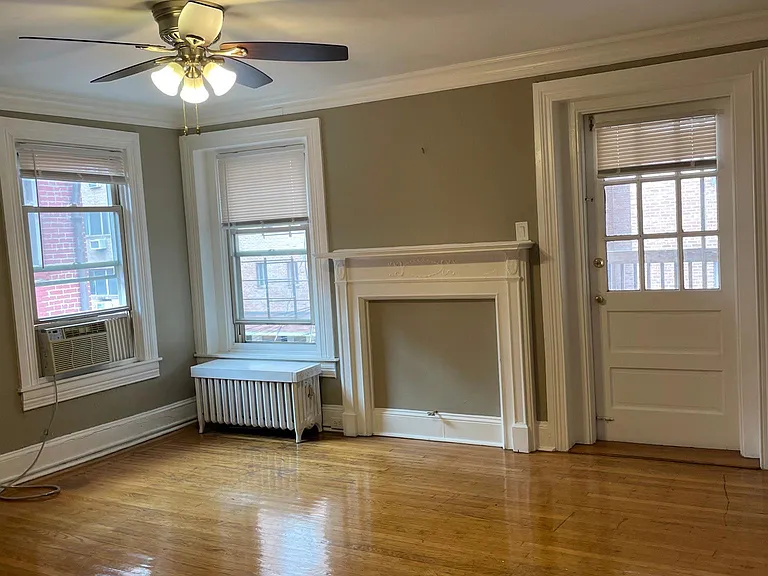 22 E Eager St #3R — Photo 9