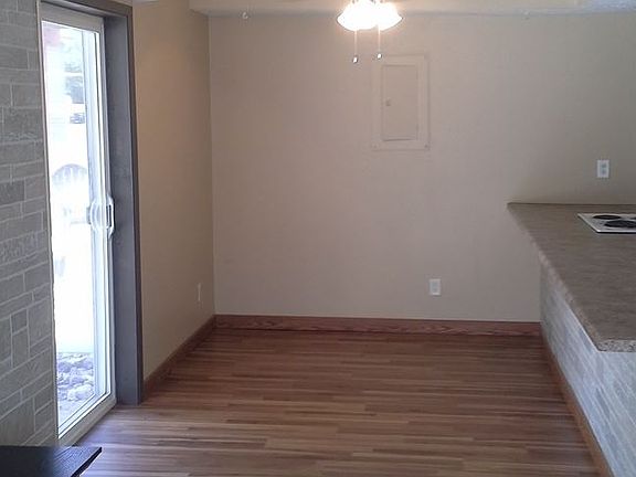 3rd image of 3031 Viking Dr #3025