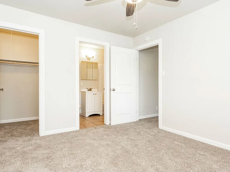 Sunset Village Apartments — Photo 12