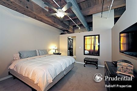 5th image of 360 W Illinois St APT 513