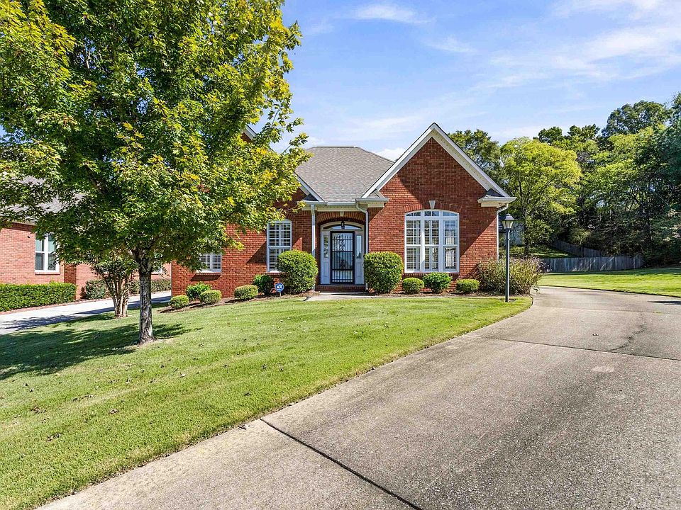 1st image of 557 Magnolia Crest Cir