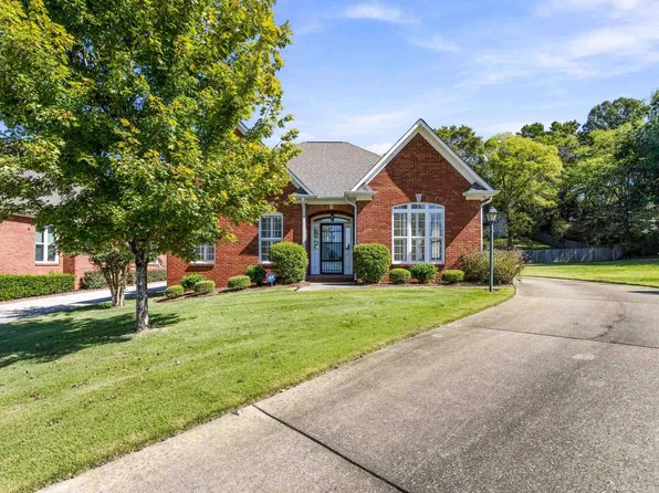 557 Magnolia Crest Cir, Gardendale, AL 35071