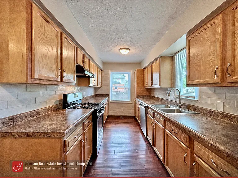 1316 Genessee Ave — Photo 7
