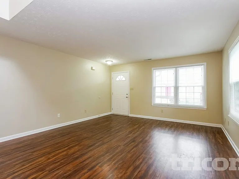 607 Mountain Pine Dr — Photo 3