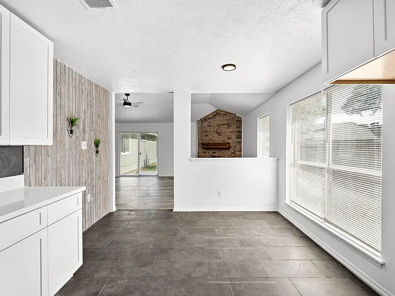1022 Western Meadows Dr — Photo 11