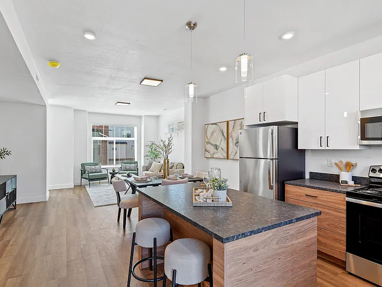 Current by Lotus Townhomes — Photo 6