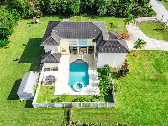 2nd image of 17371 W Sycamore Drive
