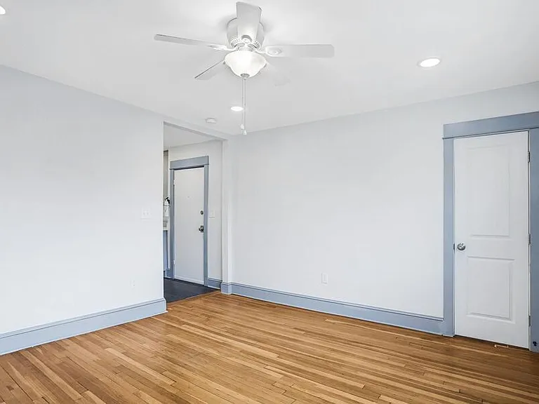 855 19th St NE #3 — Photo 7