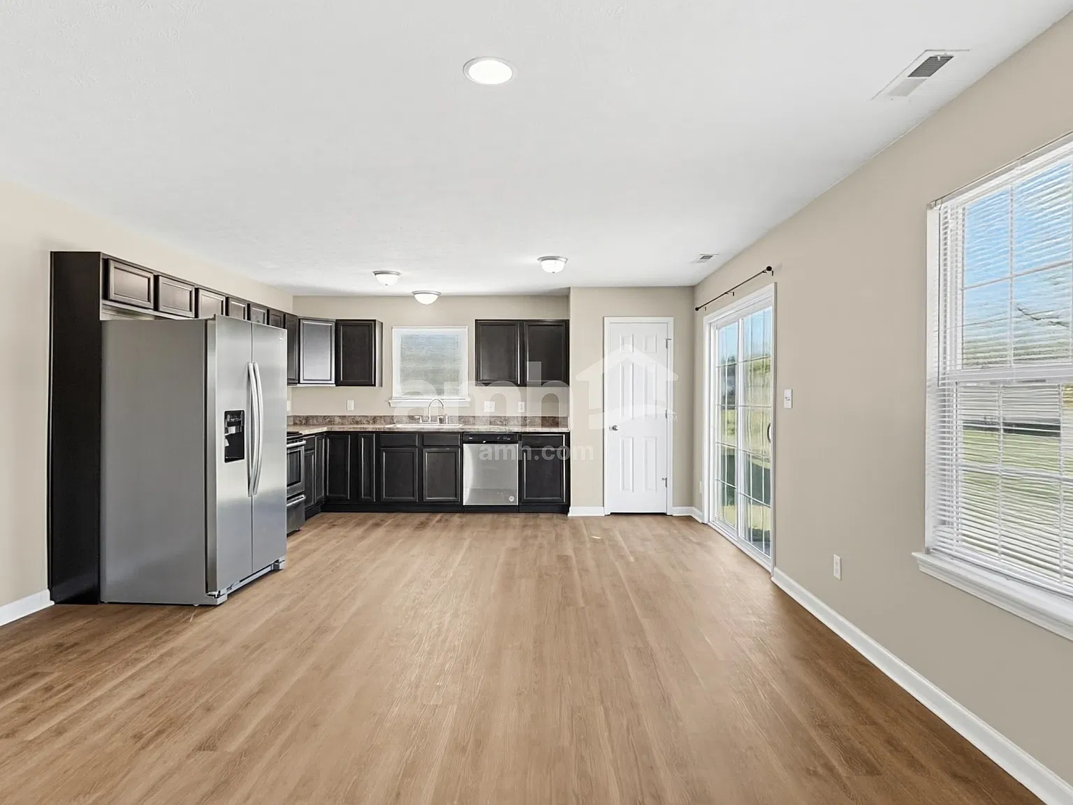 3 bed, 2.0 bath, 1250 sqft, $1,785 — Photo 4