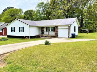 617 7th St NE, Arab, AL 35016