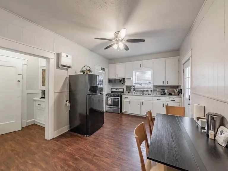 2629 S Jennings Ave — Photo 9