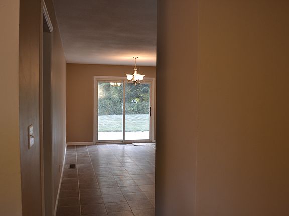 2nd image of 1819 Cambridge Dr