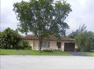 8904 NW 70th St, Tamarac, FL 33321